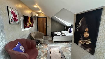 Standard Double Room | In-room safe, soundproofing, free WiFi