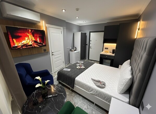 Quarto básico | Cofres nos quartos, quartos à prova de som, Wi-Fi de cortesia