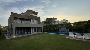 Exterior - 6-bedroom villa with pool & garden in palm hills-new cairo (Cairo Governorate)