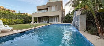 6-bedroom villa with pool & garden in palm hills-new cairo