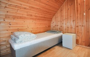 2 bedrooms, travel cot