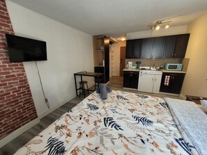 1 多间卧室、熨斗/熨衣板、WiFi、床单