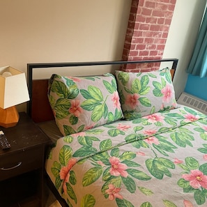 1 bedroom, iron/ironing board, WiFi, bed sheets