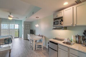 Fridge, microwave, coffee/tea maker, toaster - Origin 1415 | Amazing Value | $323 in FREE Activities! (Panama City Beach)