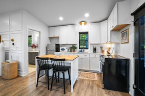 Fridge, microwave, oven, stovetop - Thompson Oasis | Hocking Hills, Romantic Cabin (Laurelville)