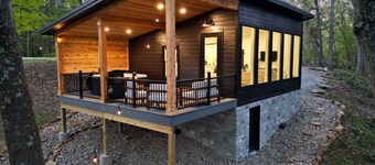 Thompson Oasis | Modern Couples Cabin