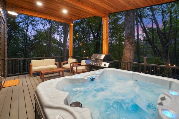 Outdoor spa tub
