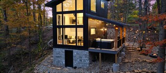 Thompson Retreat |Hocking Hills, Couples Getaway
