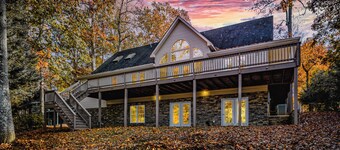 Lakeside Escape- it is a quiet and peaceful space, with beautiful views!