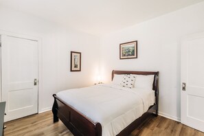 3 bedrooms, iron/ironing board, travel cot, free WiFi