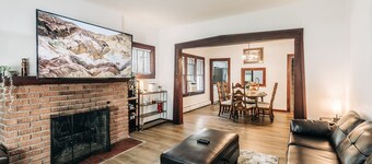 Stay in Comfort, Explore with Ease – Your Ideal Minneapolis Getaway!