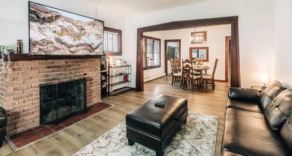 Stay in Comfort, Explore with Ease – Your Ideal Minneapolis Getaway!