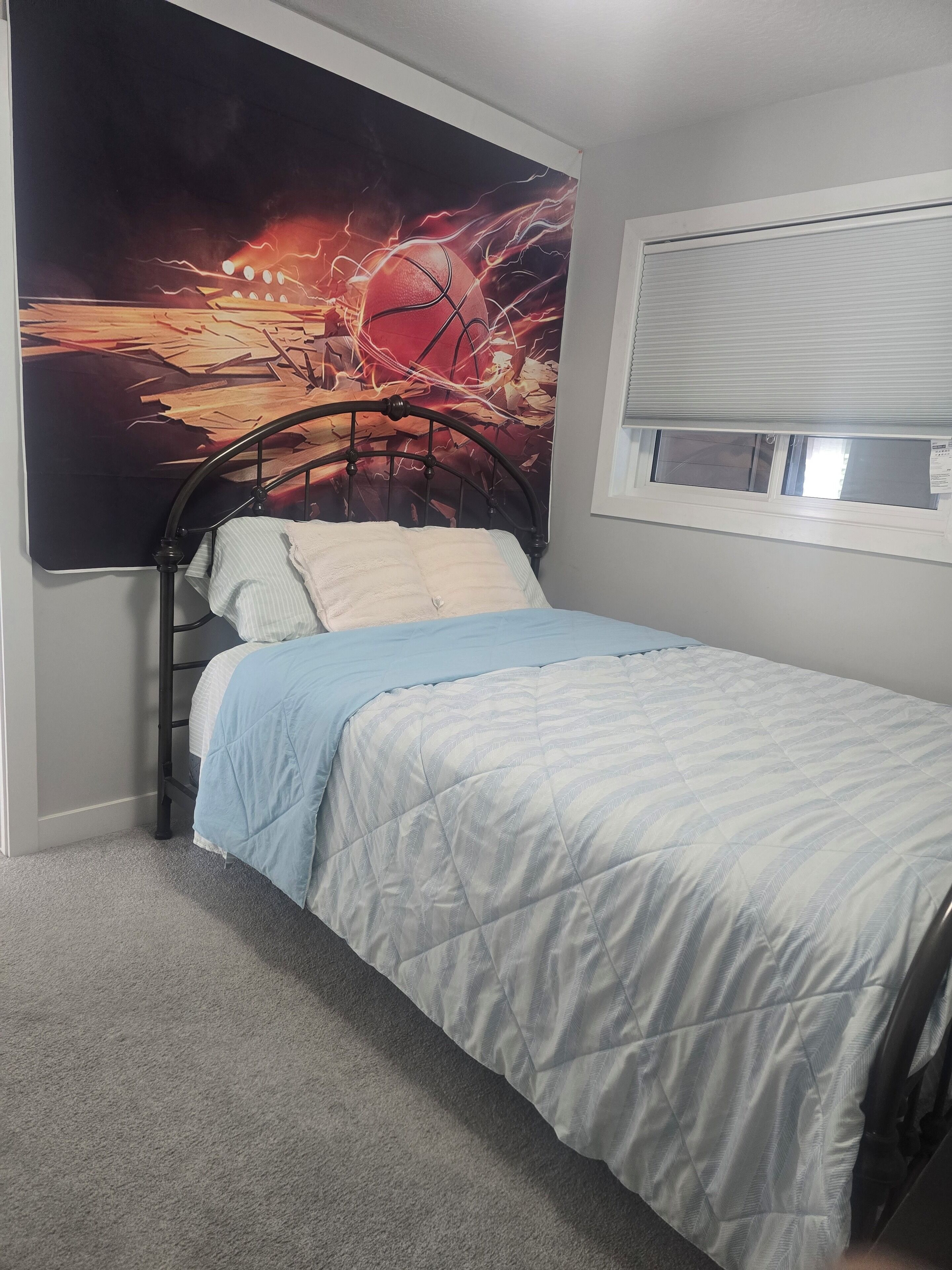 4 bedrooms, iron/ironing board, free WiFi, bed sheets