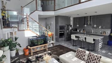 Smart-tv en een open haard