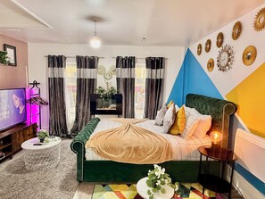 1 bedroom, in-room safe, iron/ironing board, free WiFi - New Superb Studio Apt. 1  (London)