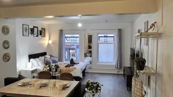 1 soverom, strykejern/-brett, wi-fi (inkludert) og sengetøy