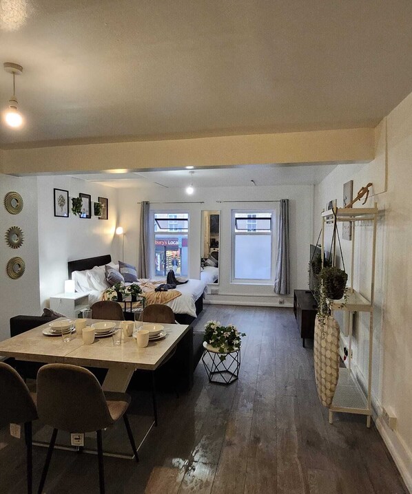 1 bedroom, iron/ironing board, free WiFi, bed sheets