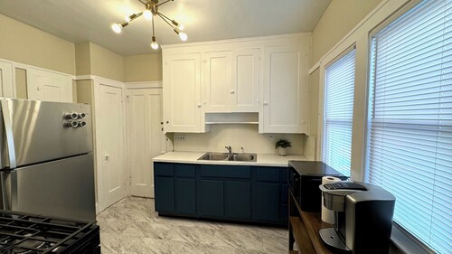 CLE Rock-n-Roll Apartment-CLE Clinic Long Term Stays Welcomed