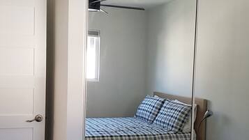 2 bedrooms, WiFi, bed sheets