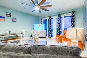 Smart TV - Laketown 831 - 2 BD, Light Show From Balcony,FANTASTIC Amenities (Panama City Beach)