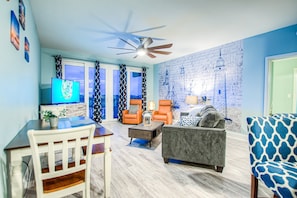 Smart TV - Laketown 831 - 2 BD, Light Show From Balcony,FANTASTIC Amenities (Panama City Beach)