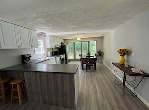 Kühlschrank, Herdplatte, Geschirrspüler