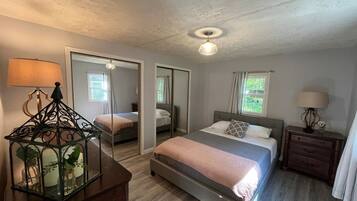 2 chambres, fer et planche à repasser, Wi-Fi, draps fournis