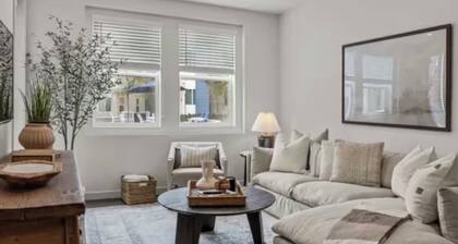 Cozy 2-bedroom condo with WiFi, AC in pleasant Rancho Cucamonga CA