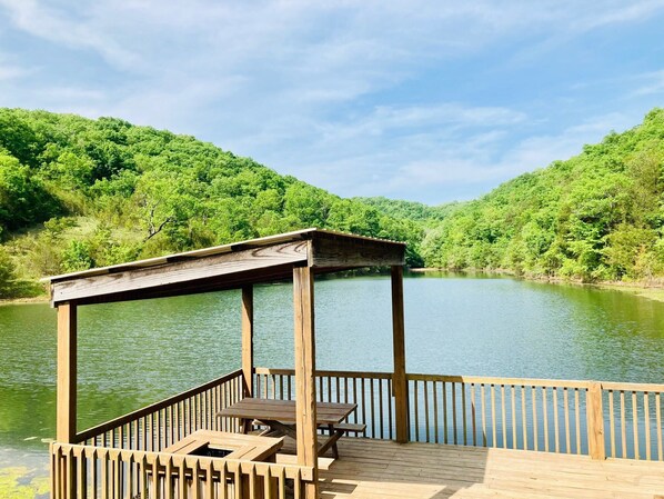 Outdoor dining - 4BR Walk-in ~ Near SDC ~ 2 Pools ~ FREE TICKETS INCLUDED! (CR7/8) (Reeds Spring)