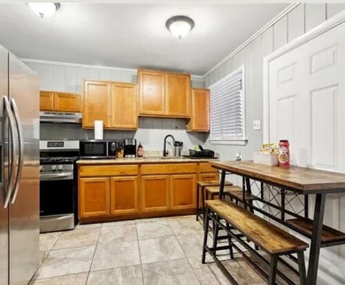 New Orleans Safe & cozy 2 bed condo - Superhost - Parking available.