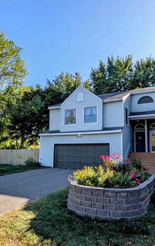 Inviting Cozy House in the Heart of Maple Grove