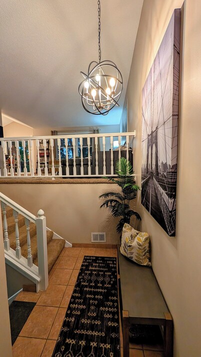 Inviting Cozy House in the Heart of Maple Grove