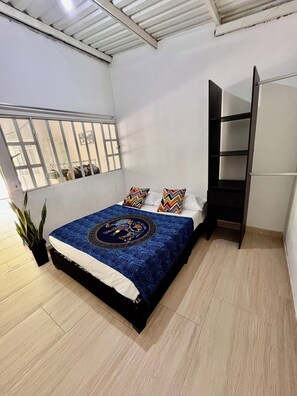 4 bedrooms, WiFi, bed sheets