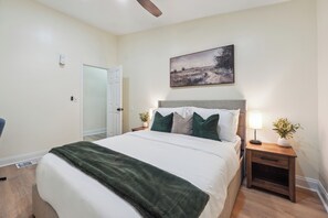 3 bedrooms, desk, iron/ironing board, travel cot