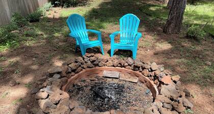 Dog friendly 3-bedroom house in the tall pines close to golf & skiing.