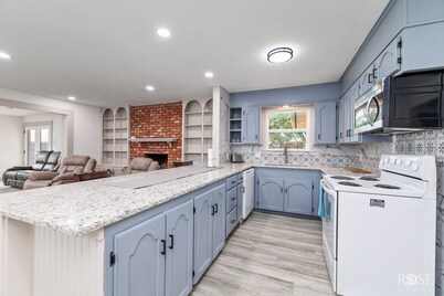 Corporate stay.  Charming 3-bedroom house in San Angelo with AC, WiFi. 