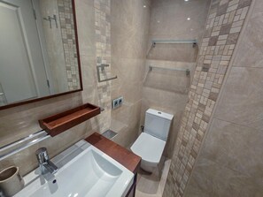 Shower, hair dryer, towels - Happy Moments in Los Cristianos (Los Cristianos)