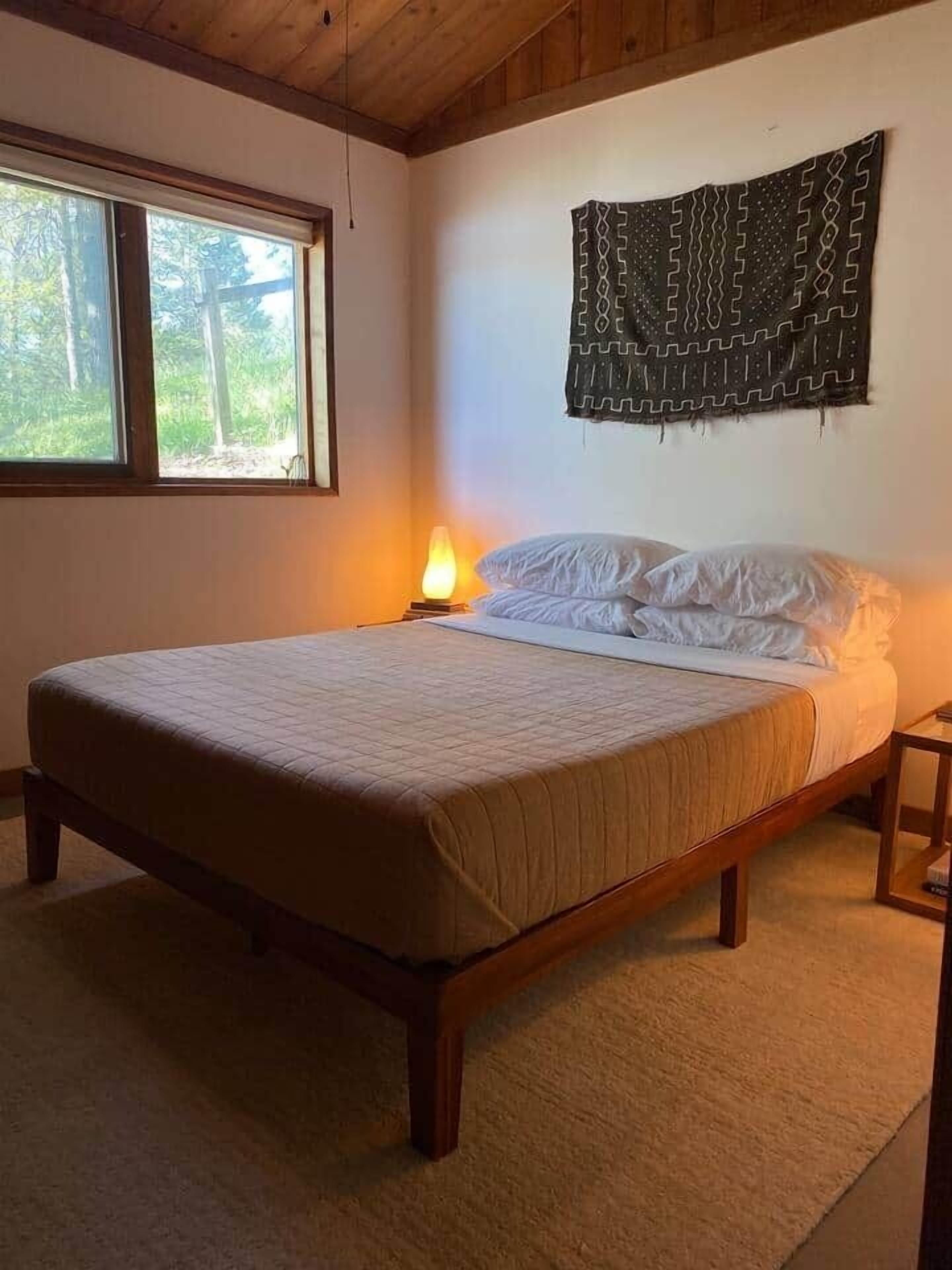 1 bedroom, desk, free WiFi, bed sheets