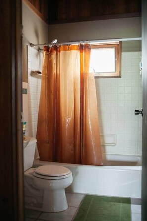 Hårføner, håndklær, såpe og sjampo