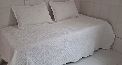 pousada da tia Lúcia-Loft Rosa Amarela