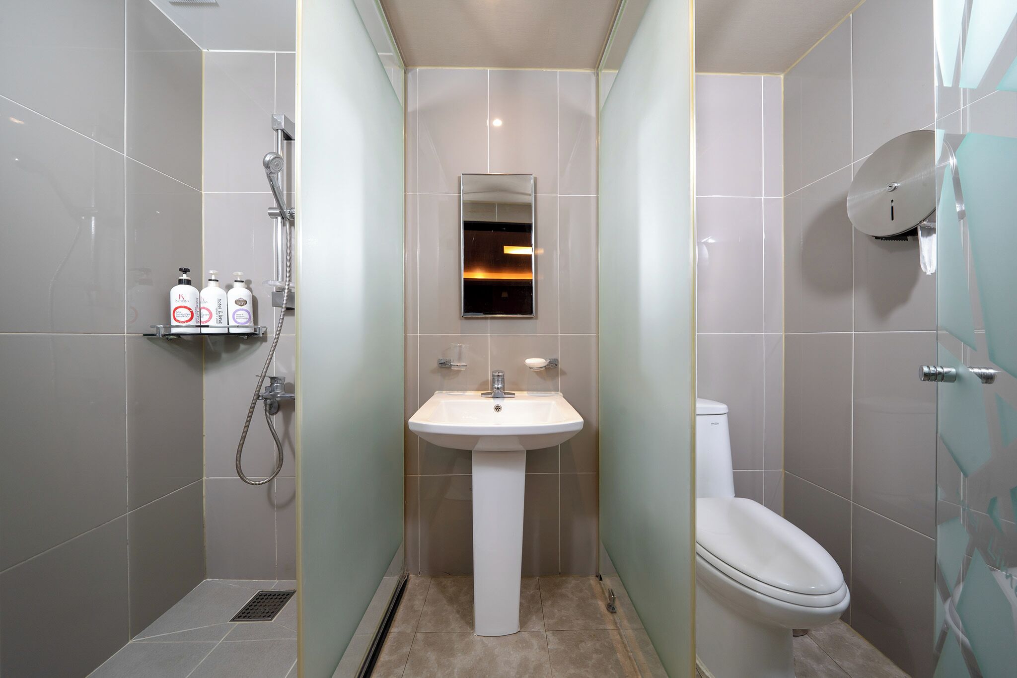 Chambre Double Standard | Salle de bain | Chaussons