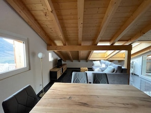 Interior - Stay in the Heart of Wallis (Leuk)