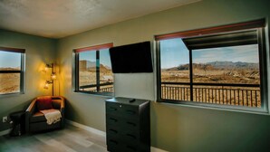 Interior - Casa Abuelo Loco, Terlingua's Premier Vacation Rental (Terlingua)