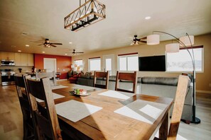 Dining - Casa Abuelo Loco, Terlingua's Premier Vacation Rental (Terlingua)
