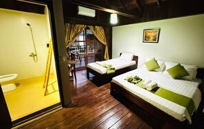 Chambre Classique avec lits jumeaux, balcon, vue jardin