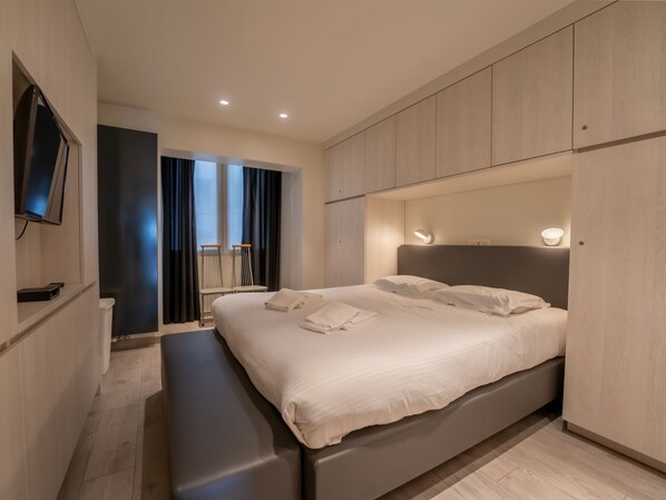 1 habitación, escritorio y wifi 