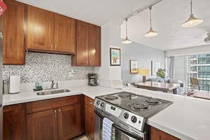 Fridge, microwave, oven, stovetop