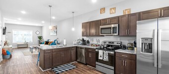 Sapphire Oasis A Luxurious Townhouse Retreat Near Nashville Ft Campbell