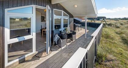 "Jaana" - 10m from the sea by Interhome