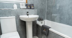 Douche, sèche-cheveux